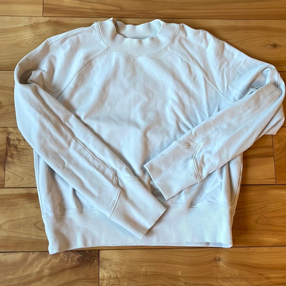Cropped Lululemon Sweatshirt